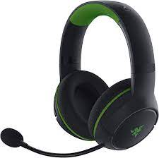 headset with microphone monitoring feature