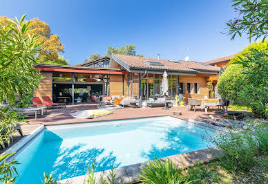 Maison avec piscine et terrasse 16