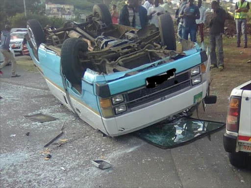 17 school children have been injured when a minibus overturned on Musa Dladla Rd formerly Newlands east.