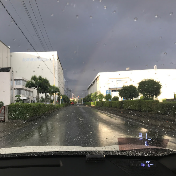 C-HRの虹に関するカスタム事例の投稿画像1枚目