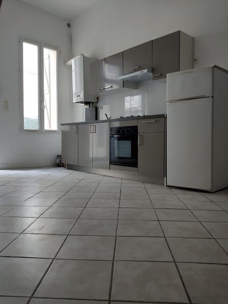 Location  appartement 2 pièces 49.56 m² à Marseille 4ème (13004), 680 €