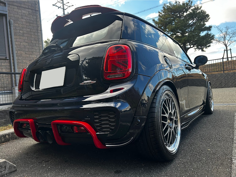 ミニジョンクーパーワークスのMINI JCW・MINI乗りさんと繋がりたい・MINI F56・ノーマル戻しに関するカスタム事例の投稿画像1枚目