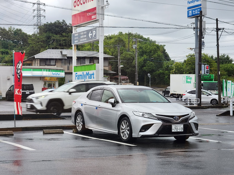カムリの７月もよろしくお願いいたします・ずぶ濡れの愛車・梅雨・KFCに関するカスタム事例の投稿画像1枚目