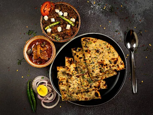 Amritsari Kulcha And Puniabi Chole