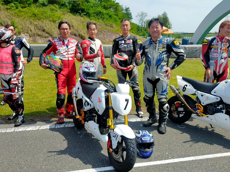 オデッセイのバイクレース・レン耐・４時間耐久に関するカスタム事例の投稿画像2枚目
