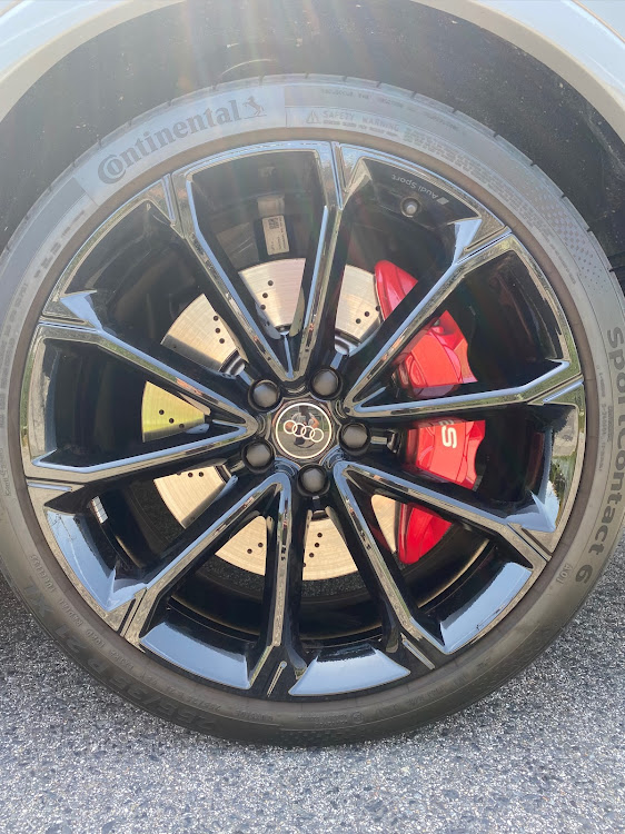 RS Q3 スポーツバックのコロナウイルスに負けるな・母の日・ホイル清掃に関するカスタム事例の投稿画像3枚目
