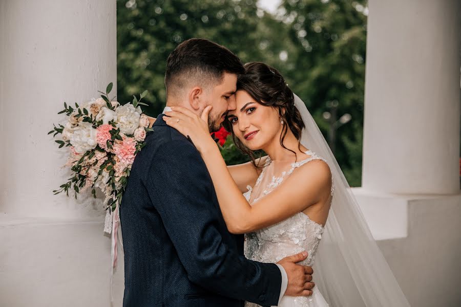 Fotografo di matrimoni Andreea Ionita (deeafotostudio). Foto del 5 ottobre 2020