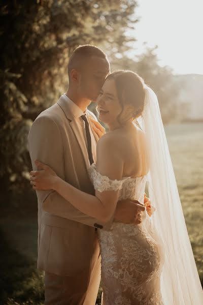 ช่างภาพงานแต่งงาน Dóra Bella (belladorafoto) ภาพเมื่อ 27 มิถุนายน 2023