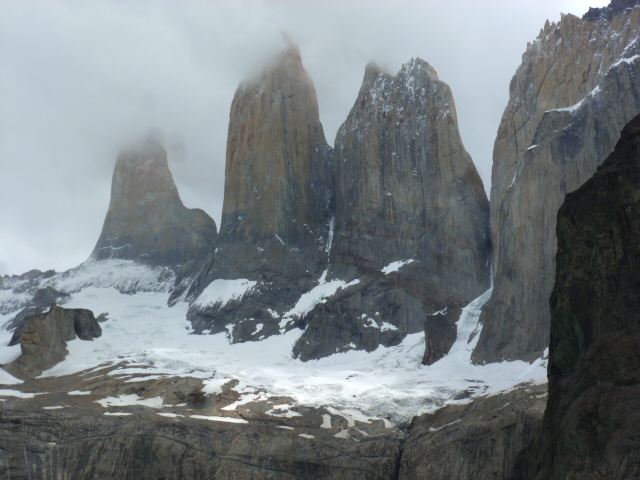 SUBIDA A MIRADOR BASE DE LAS TORRES DEL PAINE - CHILE, de Norte a Sur con desvío a Isla de Pascua (20)