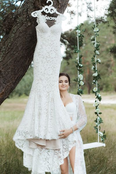 Fotógrafo de casamento Olya Poduta (olavolina). Foto de 18 de setembro 2018