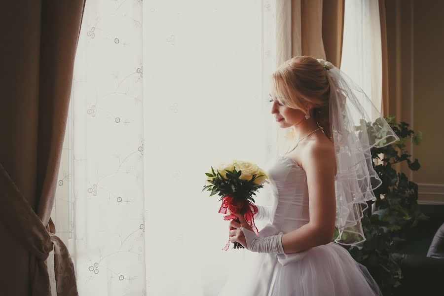 Fotógrafo de casamento Valeriya Gubina (leragubina). Foto de 12 de agosto 2017