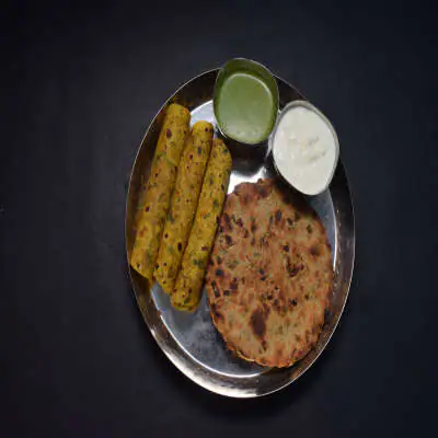 Methi Thepla Combo (3 Methi Thepla / 2 Koki Paratha)