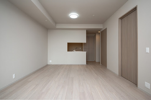 Empty living room with light wood floor - Property purchase in Shibuya, 3 bedrooms