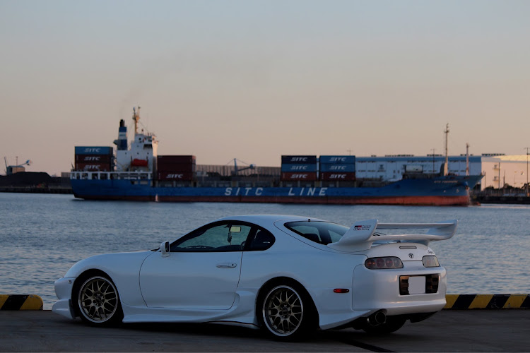 スープラの霞埠頭・霞チューン・サンセットオレンジ・めざせPickupcarsに関するカスタム事例の投稿画像4枚目