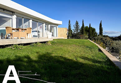 Maison contemporaine avec jardin et terrasse 1