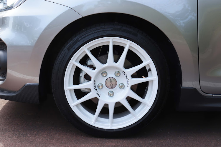 スイフトスポーツのEVO Corse・SanremoCorseに関するカスタム事例の投稿画像3枚目