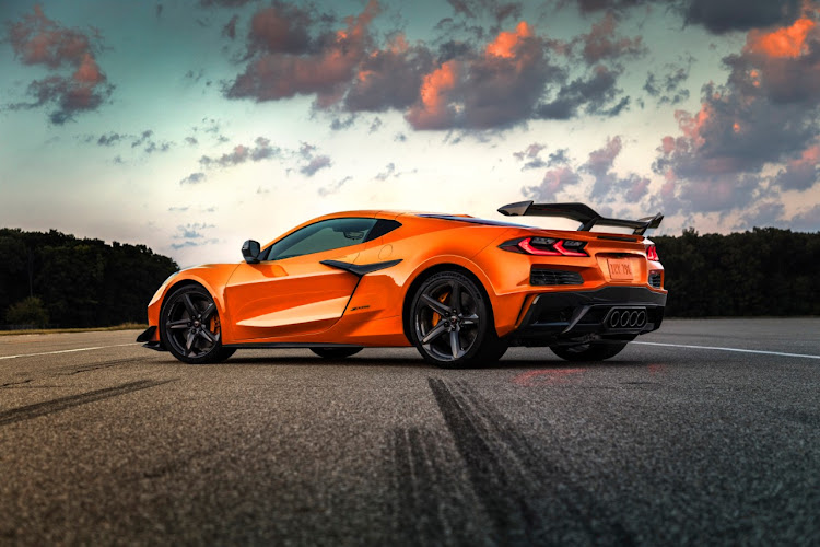 The Z06 sports specific suspension tuning, including Magnetic Ride Control 4.0, and larger brakes (six-piston front) than the standard Stingray.