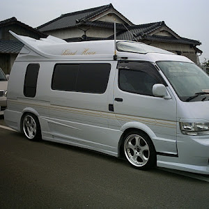 ハイエースバン TRH200V