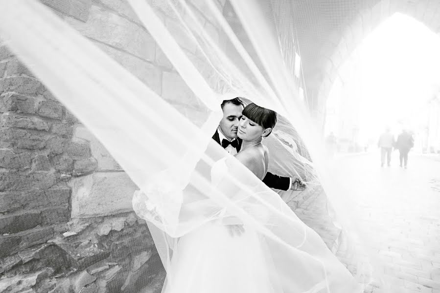 Wedding photographer Magdalena Korzeń (korze). Photo of 27 November 2015