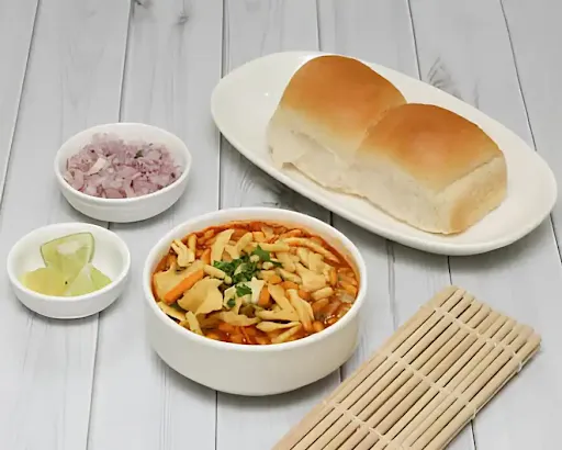 Misal Pav With Smoked Tandoori Misal Pav