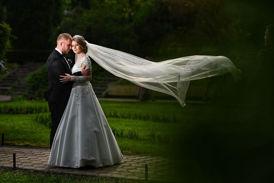 Fotografo di matrimoni Marius Calina (mariuscalina). Foto del 21 maggio 2019