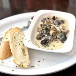 Escargots in a cream sauce 