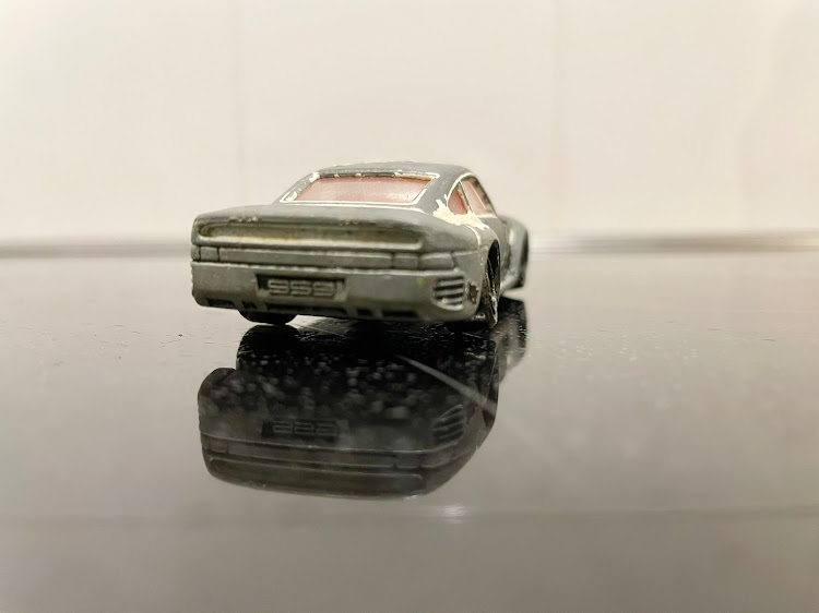 hk/87さんが投稿したトミカ・思い出・Porsche 959・夢の車・トミカ紹介に関するカスタム事例の投稿画像4枚目