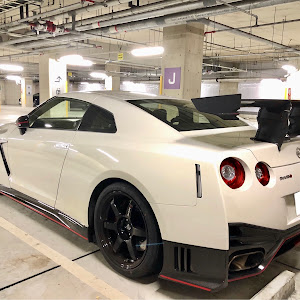 NISSAN GT-R