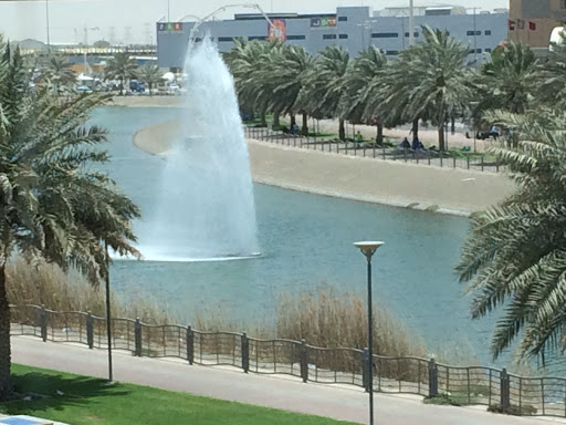 Mall of the Emirates Pond