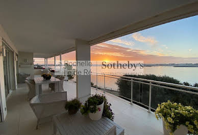 Seaside apartment with terrace 1