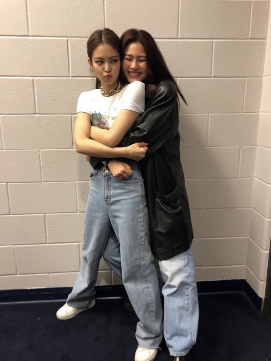 Blackpink's Jennie chills with pal model-actress Jung Ho-yeon on