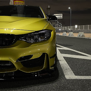 M4 クーペ F82