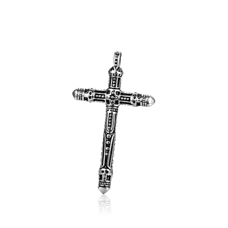 Collier pendentif vintage homme croix en acier inoxydable titane, un bijou robuste et élégant pour un style intemporel.