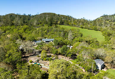 House with pool and garden 9