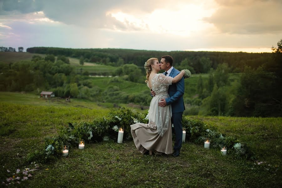 Fotografo di matrimoni Olga Smorzhanyuk (olchatihiro). Foto del 12 giugno 2017