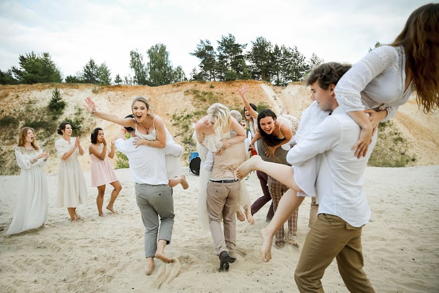 Fotógrafo de casamento Svetlana Skrynnik (skrypro). Foto de 23 de março 2020