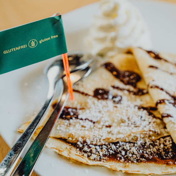 Palatschinken (Pancakes) filled with Chocolate and Nuts