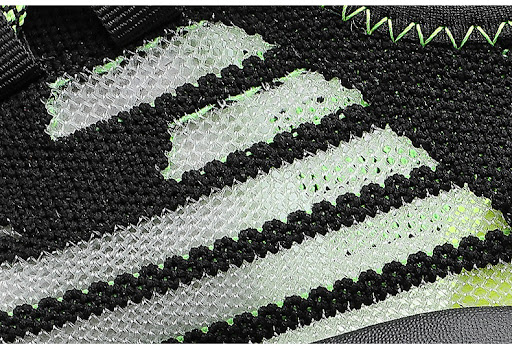 Title 7, Sports and leisure flying woven mesh shoes. Bre...