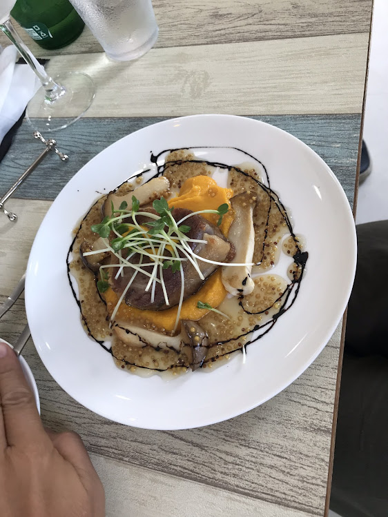ロードスターの勝手にコラボ・みしまっぷ・おしゃランチ・白ードスター・犬とスッポンに関するカスタム事例の投稿画像4枚目