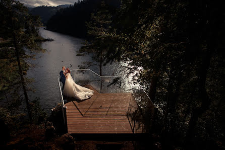 Wedding photographer Catalin Vornicu (vccatalin). Photo of 19 October 2022