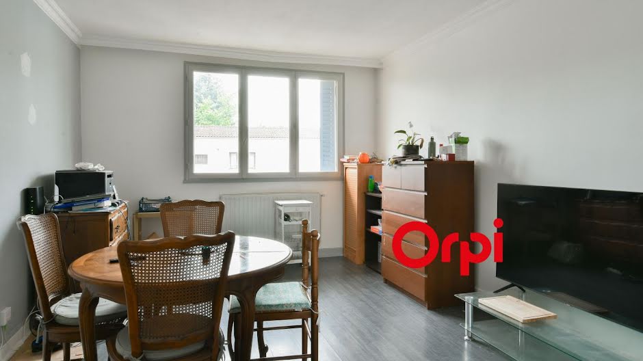 Vente appartement 3 pièces 54.14 m² à Saint-Genis-Laval (69230), 140 000 €