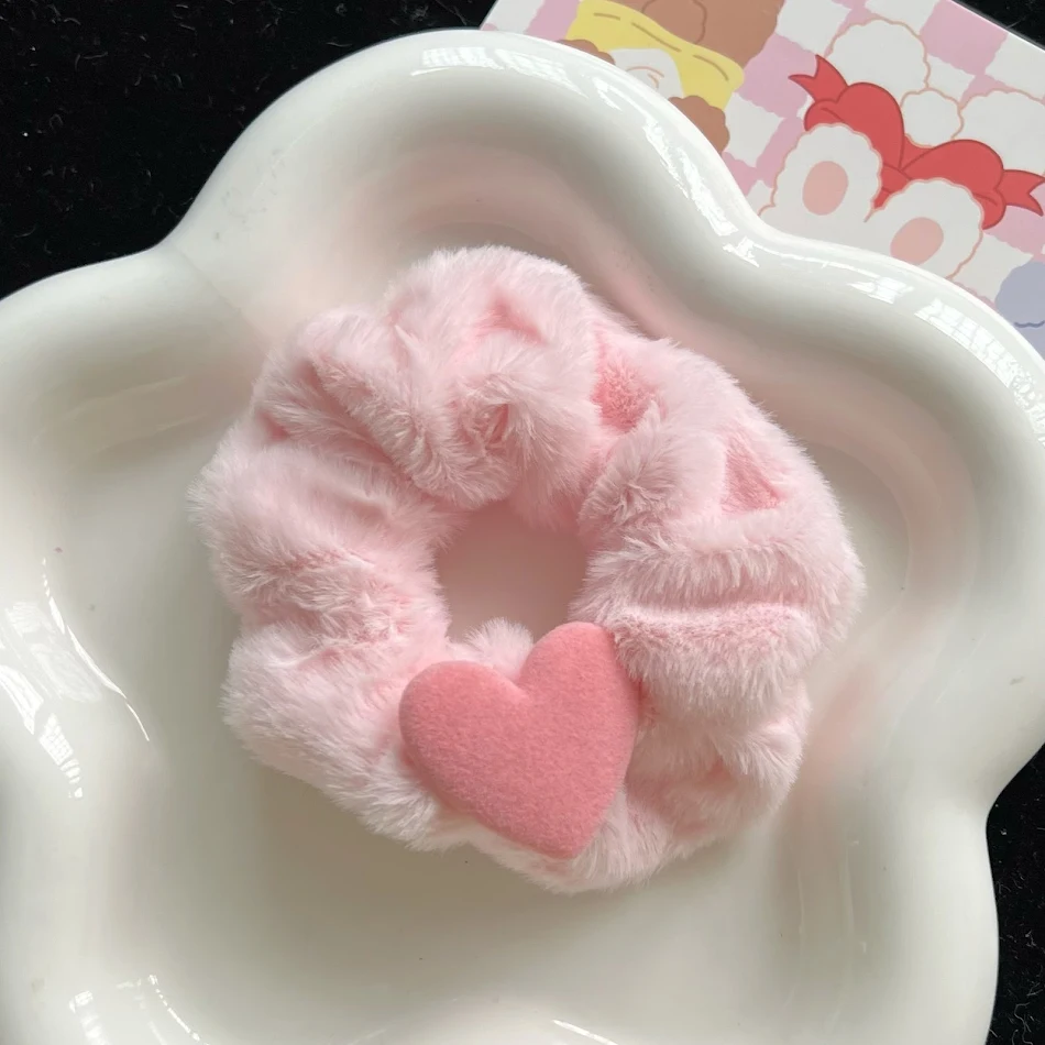 Flocking Love Plush Haarring Grote Darm, zacht en opvallend. Ideaal voor leuke kapsels en een unieke look.