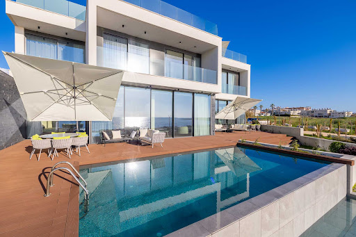 Maison avec piscine et jardin 3