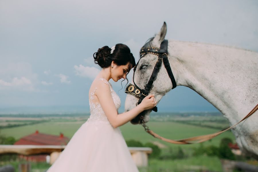 婚禮攝影師Aleksandra Shulga（photololacz）。2017 5月16日的照片