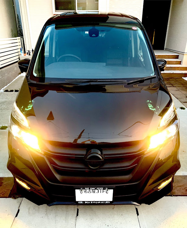 セレナのムーンアイズ・ラットフィンク・MOON EYES・アメリカンに関するカスタム事例の投稿画像5枚目