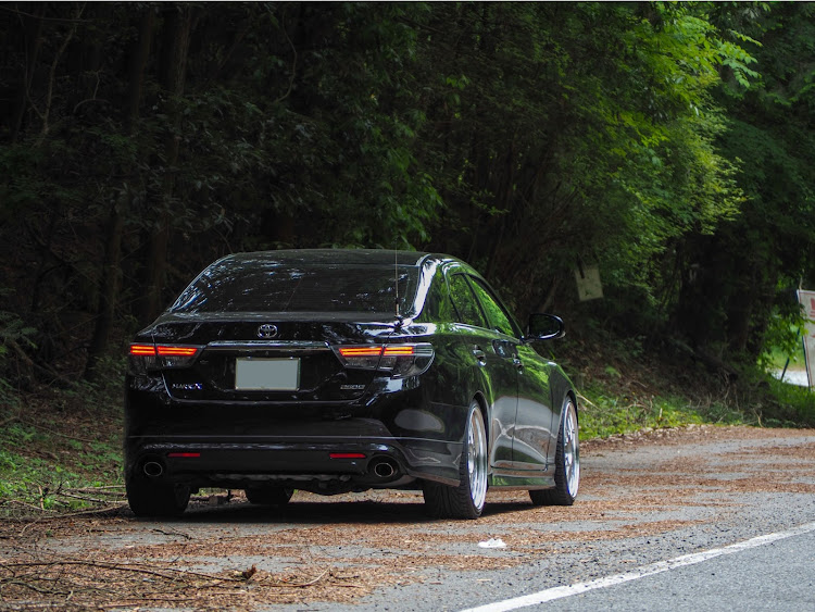 マークXのマークX・GRX130・ドライブ・エンブレム・バックショットに関するカスタム事例の投稿画像1枚目