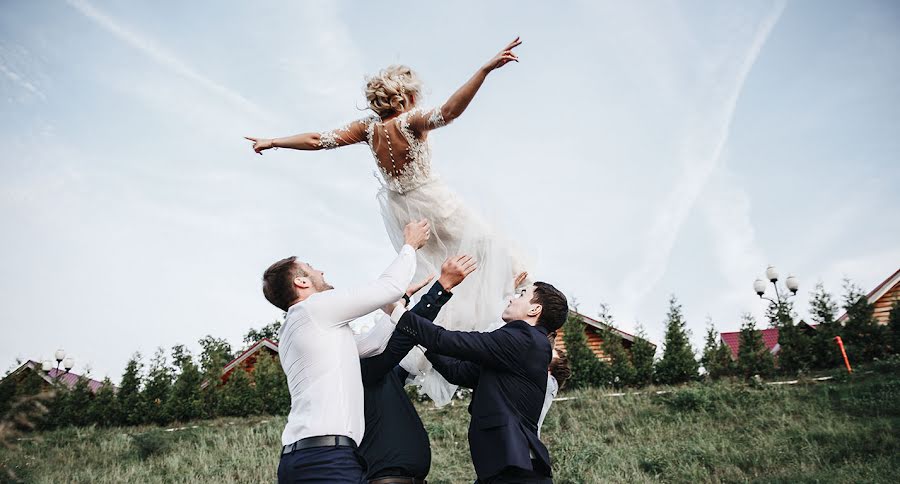 Fotógrafo de casamento Karrash Kseniya (karraschfoto). Foto de 2 de outubro 2017