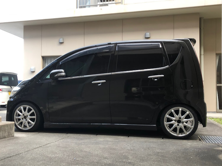 ムーヴカスタムの車高調整・ホイール交換・タイヤ交換・鹿児島に関するカスタム事例の投稿画像1枚目