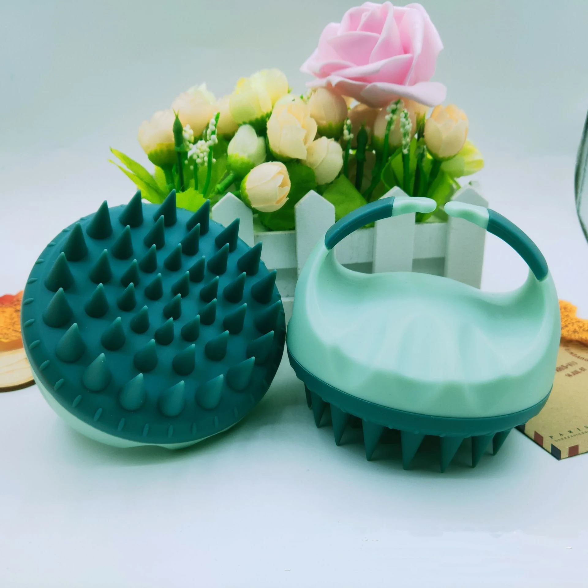 Title 8, Brosse à shampooing en silicone portable massag...