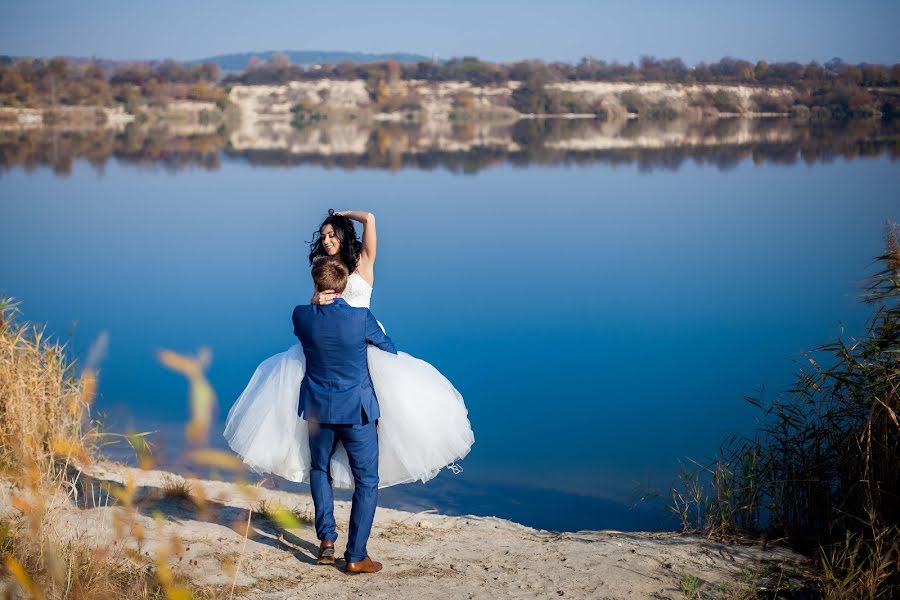 Fotógrafo de casamento Liliya Turok (lilyaturok). Foto de 11 de maio 2016